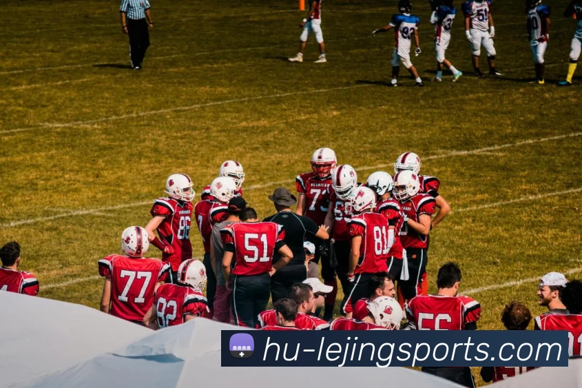 足球王的传奇之路：从草根到巅峰的奋斗与荣耀